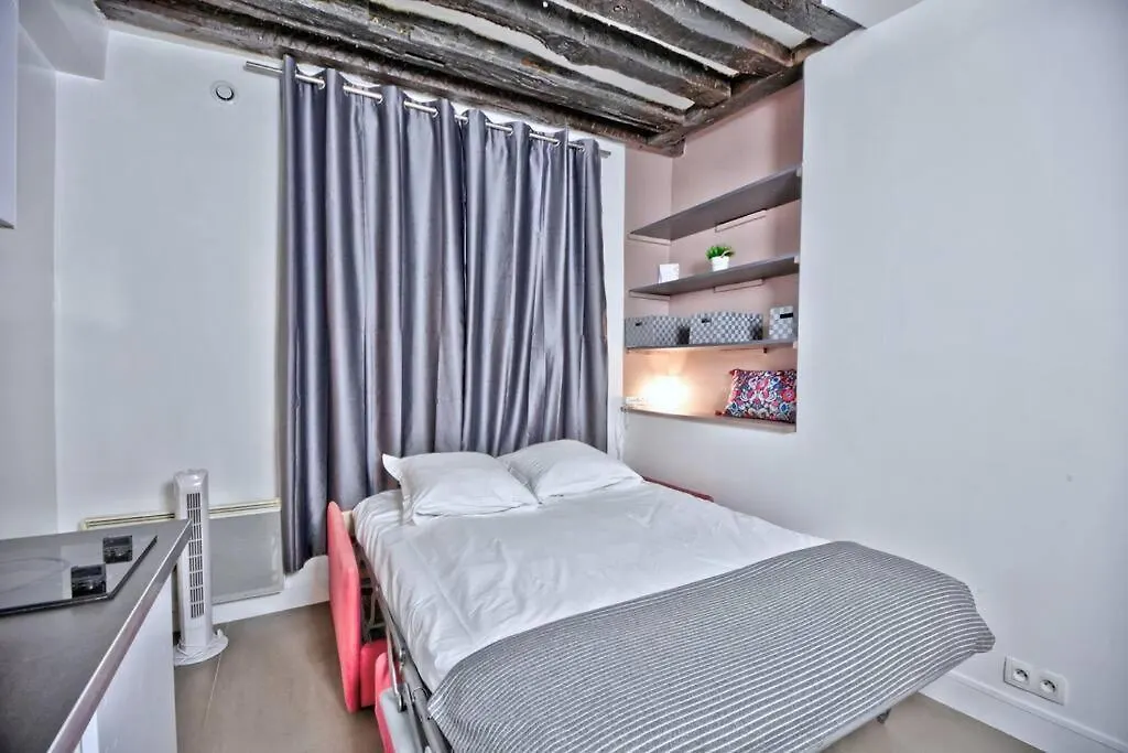 아파트 1 Bedroom Only 15 Min Walk To The Louvre 파리